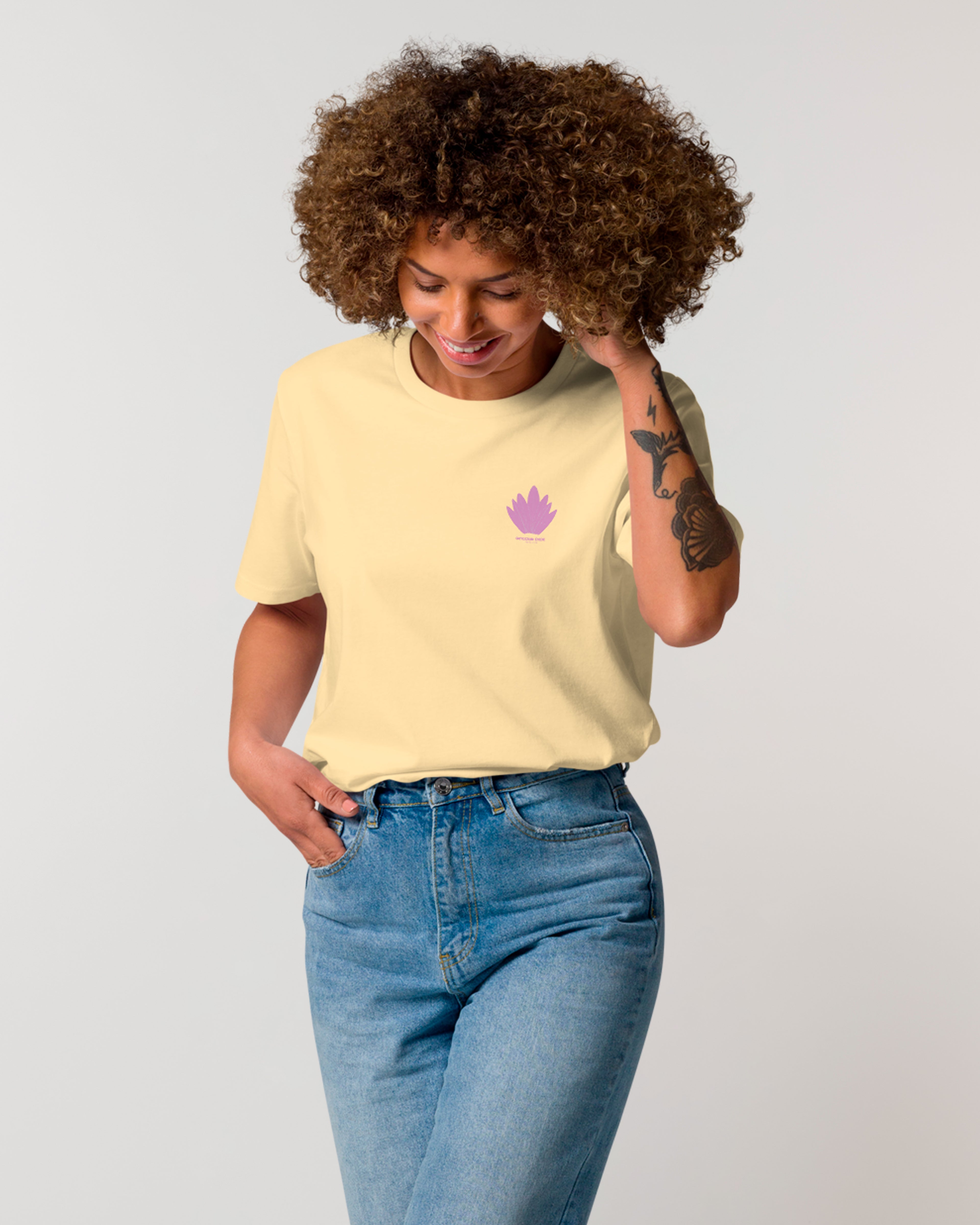 T-Shirt "New Shapes of Love" Butter